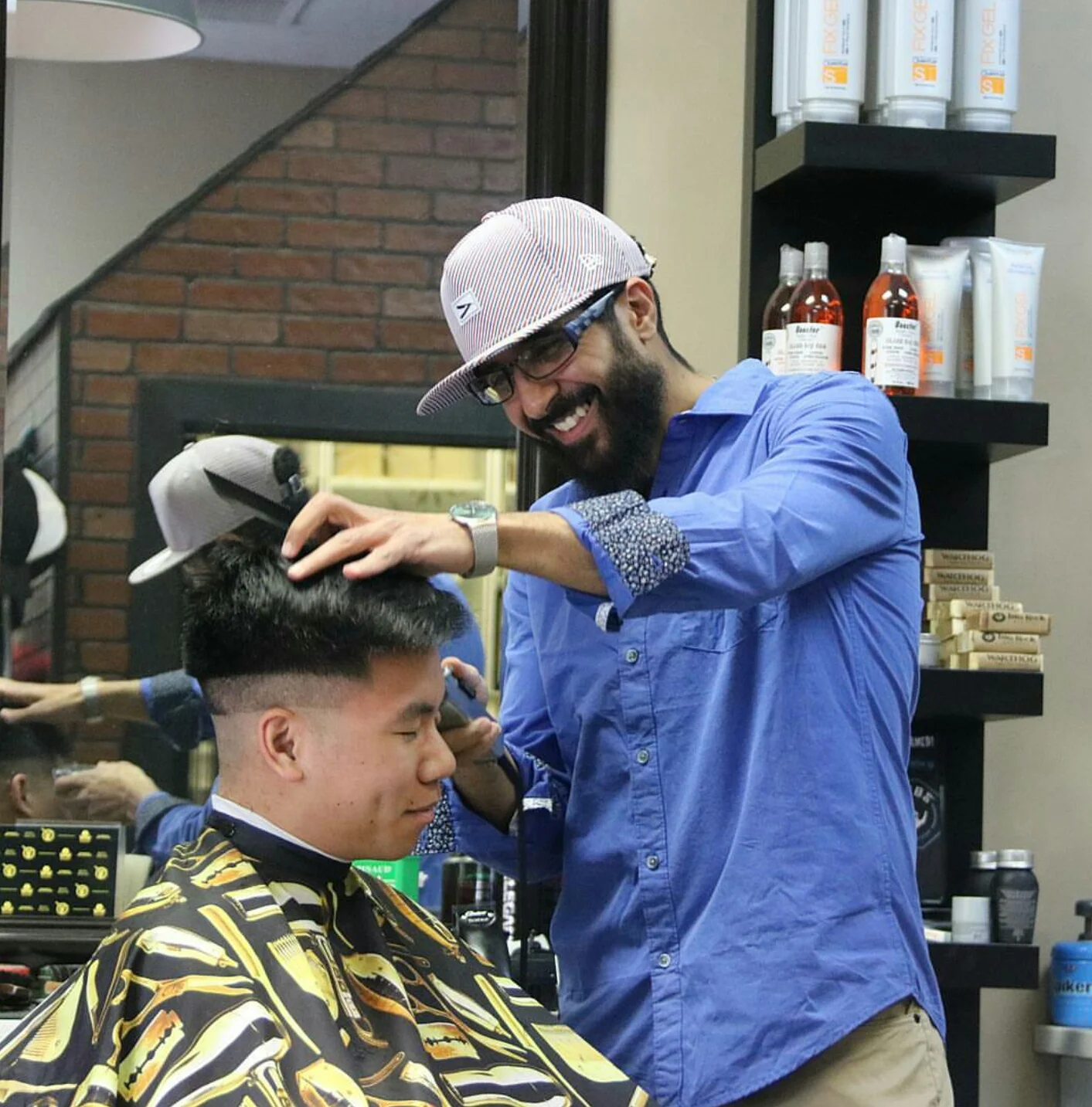パブミラー　BAR barber ガレージ Auburn Station Barbershop